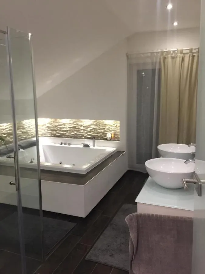 Homestay Hausgregor, Messe 15 Min, City 20 Min Und Erholung Im Gruenen Winkelhaid Germany