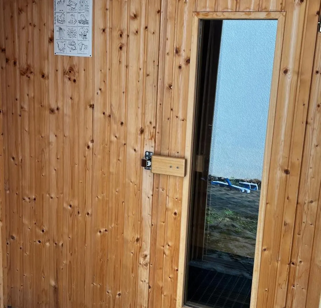 Homestay Hausgregor, Messe 15 Min, City 20 Min Und Erholung Im Gruenen Winkelhaid